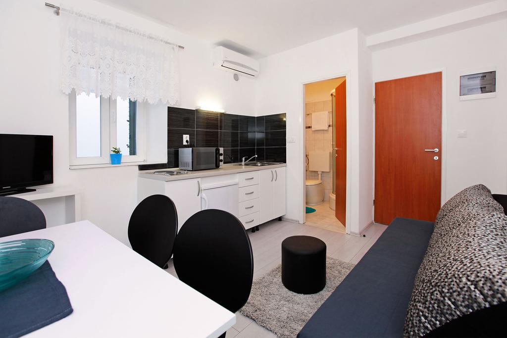 Apartments Park Vela Luka Rum bild